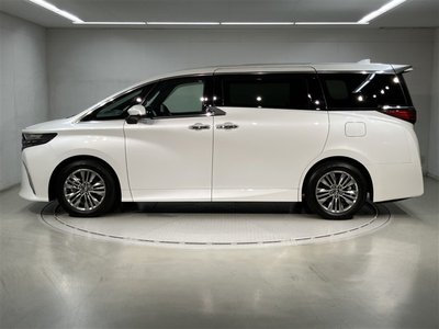 2024 Toyota ALPHARD photo 3