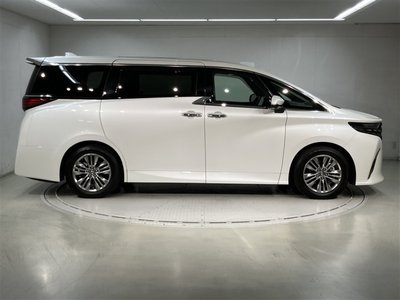 2024 Toyota ALPHARD photo 4