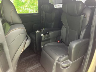 2023 Toyota ALPHARD — фото 8