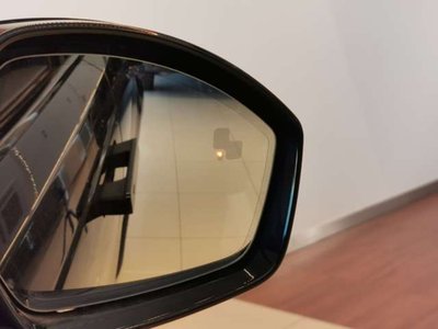 2020 LAND Rover RANGE ROVER VELAR — миниатюра 19