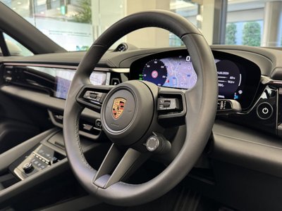 PORSCHE MACAN - 9