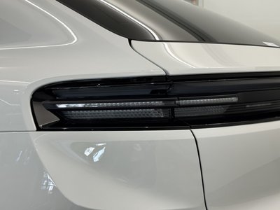 PORSCHE MACAN - 6