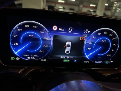 صورة 9 لـ 2023 Mercedes-BENZ EQE
