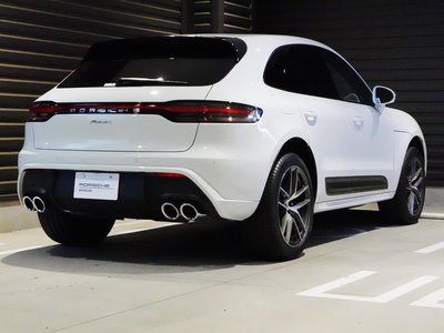 PORSCHE MACAN - 2