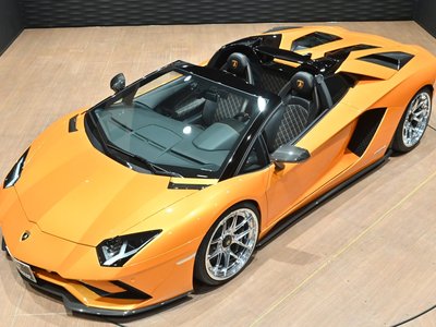 LAMBORGHINI AVENTADOR ROADSTER - 8