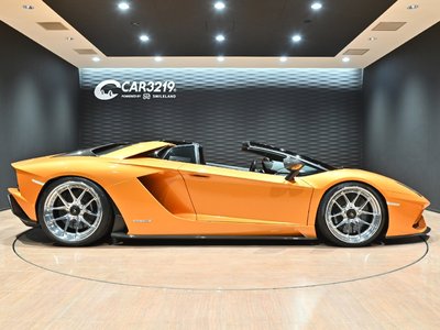 LAMBORGHINI AVENTADOR ROADSTER - 10