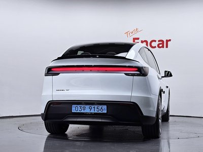 TESLA MODEL Y - 4