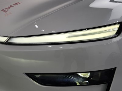 TESLA MODEL Y - 9