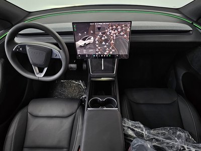 TESLA MODEL Y - 5