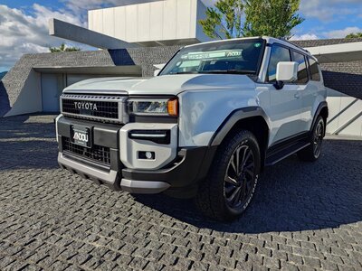 TOYOTA LAND CRUISER 250