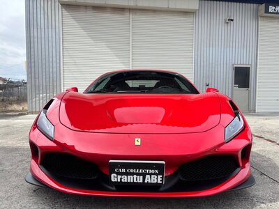 FERRARI F8 - 5