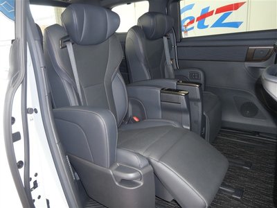 2023 Toyota ALPHARD — фото 8