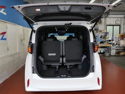 2023 Toyota ALPHARD — фото 10