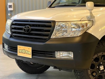 TOYOTA LAND CRUISER 200 - 4