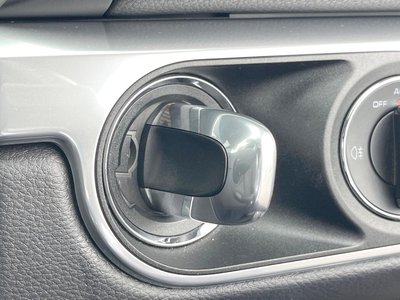 صورة 8 لـ 2021 Porsche 718