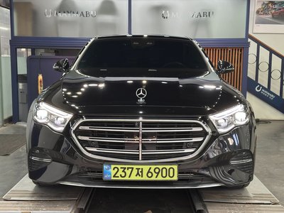 MERCEDES-BENZ E-CLASS - 2