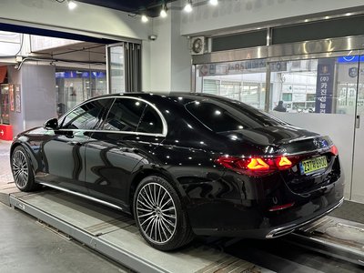 MERCEDES-BENZ E-CLASS - 4