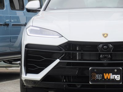 LAMBORGHINI URUS - 9