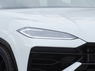 LAMBORGHINI URUS - 8