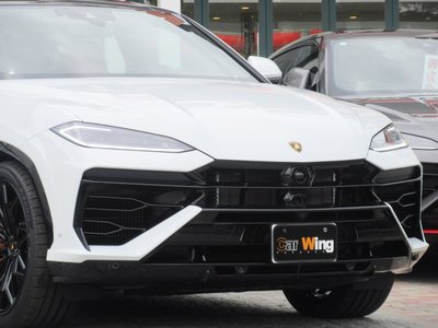 LAMBORGHINI URUS - 6