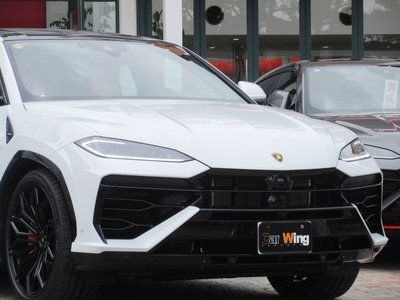 LAMBORGHINI URUS - 5