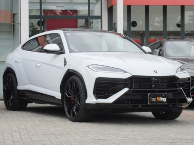 LAMBORGHINI URUS - 4