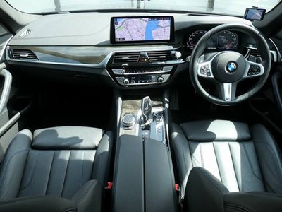 2020 BMW 5 SERIES — фото 4