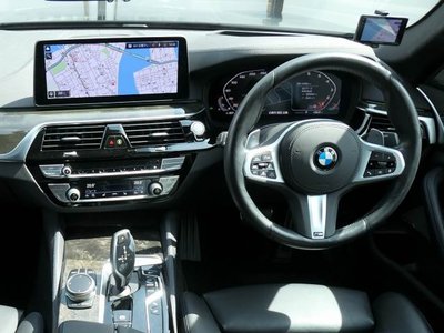 2020 BMW 5 SERIES — фото 5