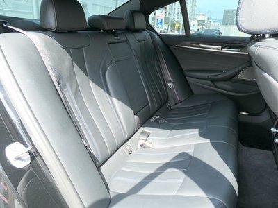 2020 BMW 5 SERIES — фото 9