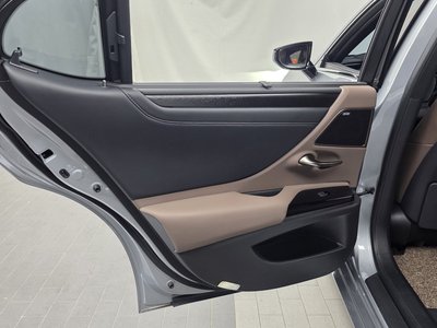 2023 Lexus ES — миниатюра 15
