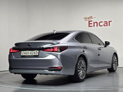 2023 Lexus ES — фото 4