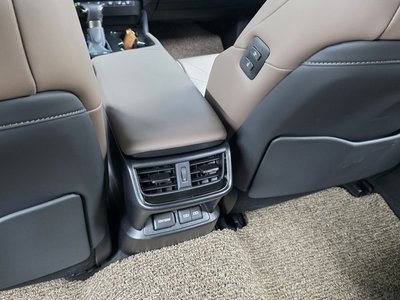 2023 Lexus ES — миниатюра 33