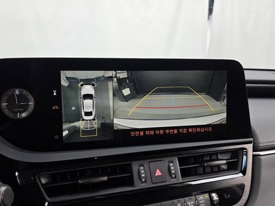 2023 Lexus ES — миниатюра 21