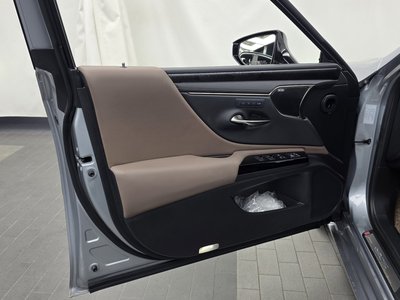 2023 Lexus ES — миниатюра 14