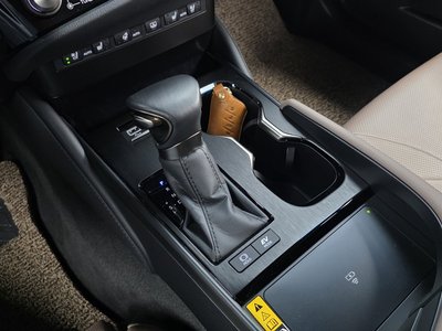 2023 Lexus ES — миниатюра 12