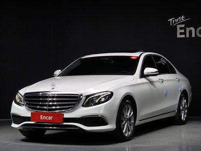 MERCEDES-BENZ E-CLASS - 1