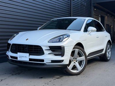 PORSCHE MACAN - 1