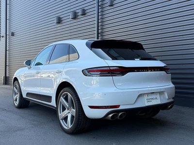PORSCHE MACAN - 10