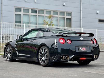 NISSAN GT-R - 10