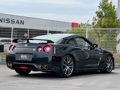 NISSAN GT-R - 9
