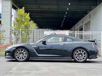 NISSAN GT-R - 6