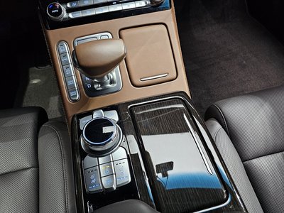 2019 Genesis G90 缩略图 12
