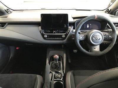 2025 Toyota GR COROLLA photo 10