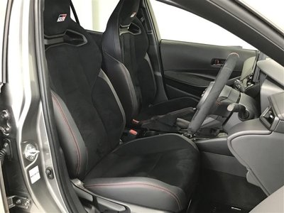 صورة مصغرة 31 لـ 2025 Toyota GR COROLLA