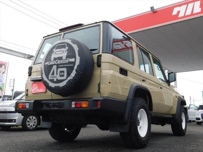 TOYOTA LAND CRUISER - 9