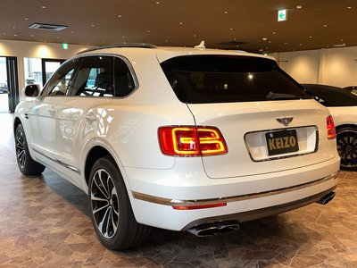BENTLEY BENTAYGA - 4