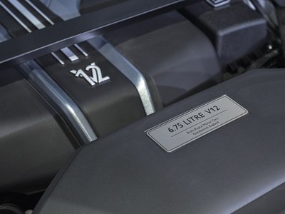 ROLLS-ROYCE CULLINAN - 10