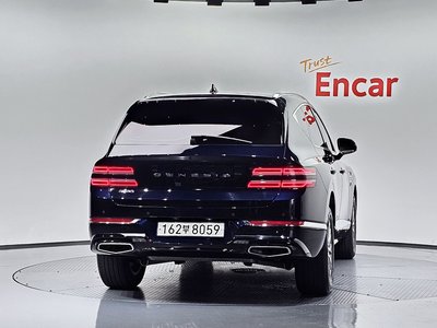 صورة 4 لـ 2023 Genesis GV80