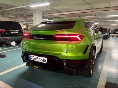 LAMBORGHINI URUS - 3