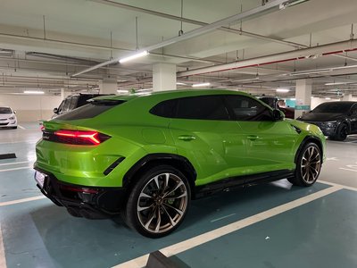 LAMBORGHINI URUS - 6